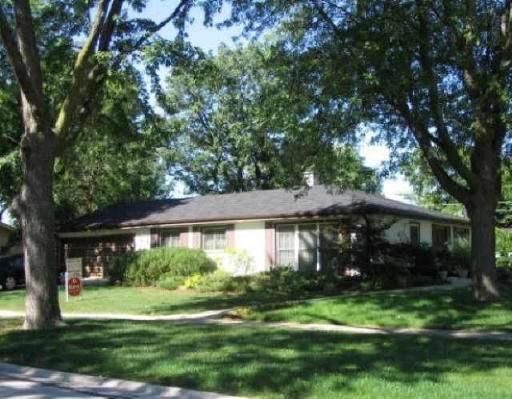 190 Westview St., Hoffman Estates, IL 60169