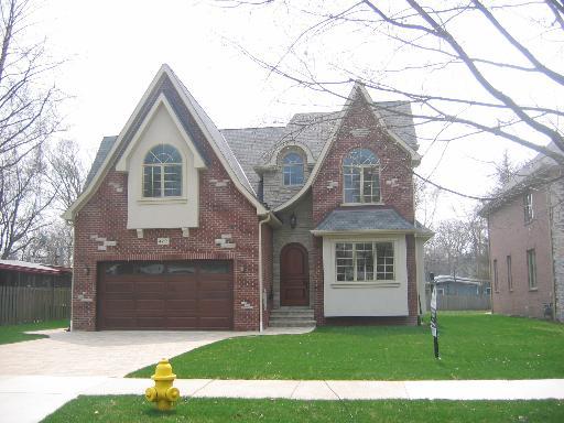 4711 Laurel Ave., Glenview, IL 60025