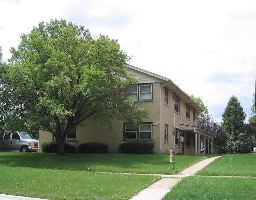115 W Whispering Hills Dr., Naperville, IL 60540