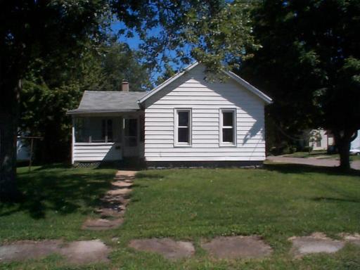736 Iroquois St., Freeport, IL 61032