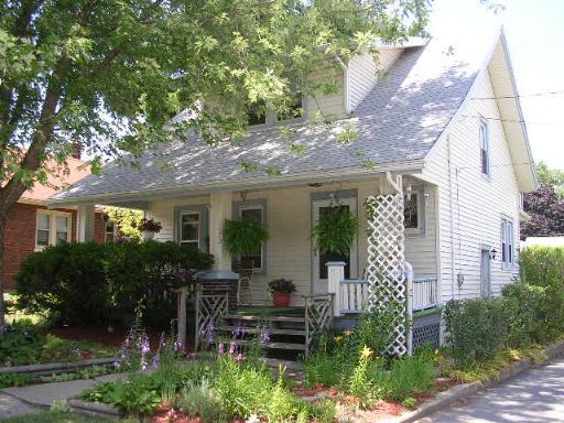 1652 9th Ave., Rockford, IL 61104