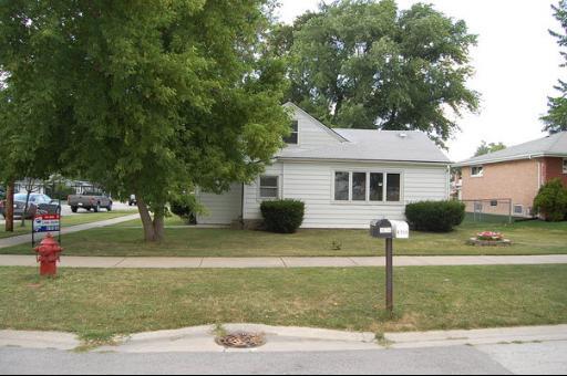 6956 W 97th St., Oak Lawn, IL 60453