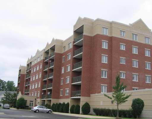7450 N Lincoln Ave. #406, Skokie, IL 60076