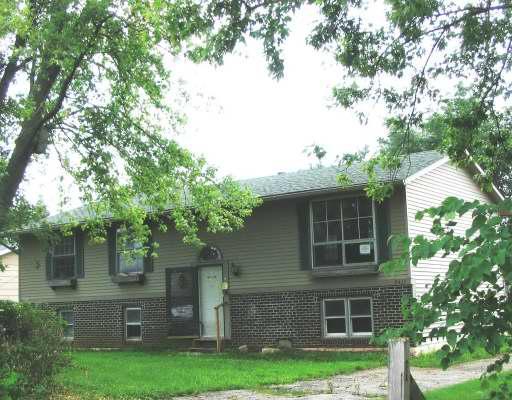2411 S Vaupell Dr., Mchenry, IL 60050