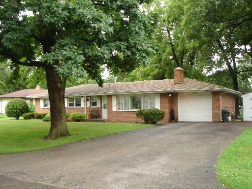 942 Ash Ave., St. Anne, IL 60964