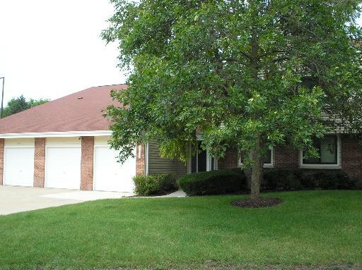 969 S Pinetree Cir., Buffalo Grove, IL 60089