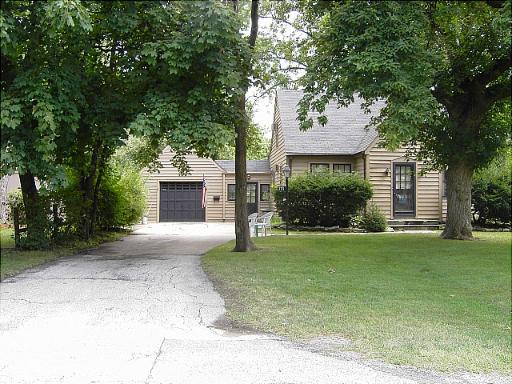 701 Greenwood Rd., Glenview, IL 60025