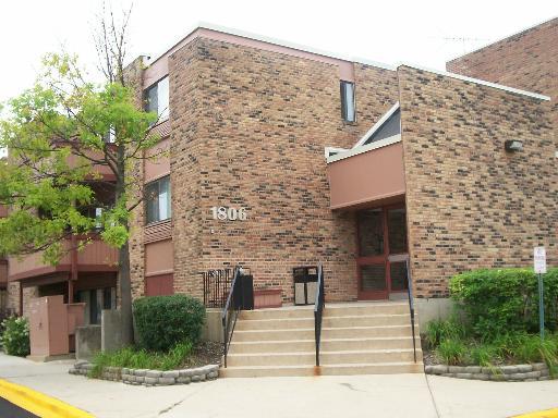 1806 Hemlock Pl. #209, Schaumburg, IL 60173