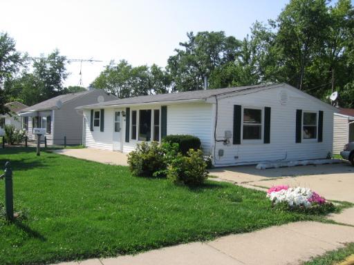 1129 E Taylor St., Dekalb, IL 60115