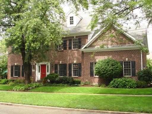 615 E Walnut St., Hinsdale, IL 60521