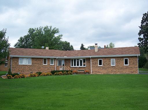 319 W Maplewood Dr., Sycamore, IL 60178