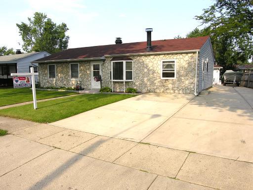 516 Concord Ave., Romeoville, IL 60446