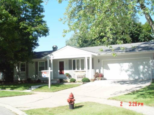 9 Trenton Ave., South Elgin, IL 60177