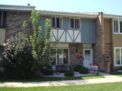 16 Ottawa Ct., Justice, IL 60458