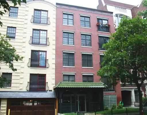 512 W Barry Ave. #210, Chicago, IL 60657
