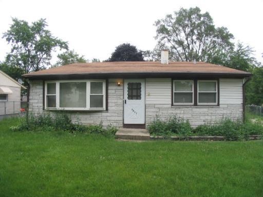 6027 Hampton Dr., Carpentersville, IL 60110