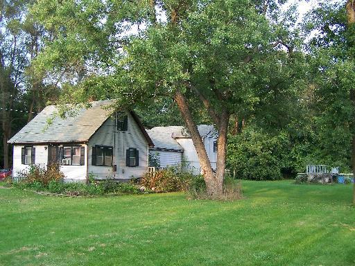 3006 Carlson Rd., Rockford, IL 61109