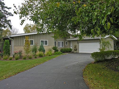 1 Orchard Ln., Hawthorn Woods, IL 60047