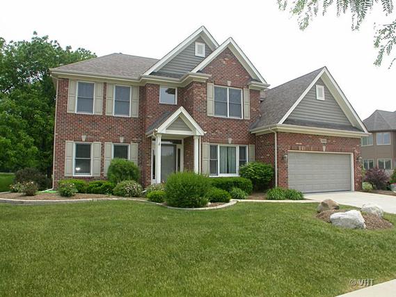 2695 Ginger Woods Dr., Aurora, IL 60502