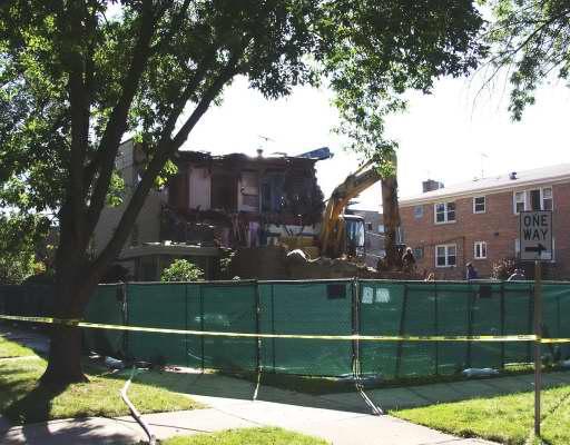 2921 W Glenlake Ave., Chicago, IL 60659