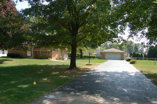 17W465 Southlane Dr., Oak Brook Terrace, IL 60181