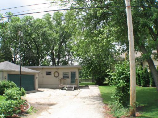 8410 Shore Dr., Machesney Park, IL 61115