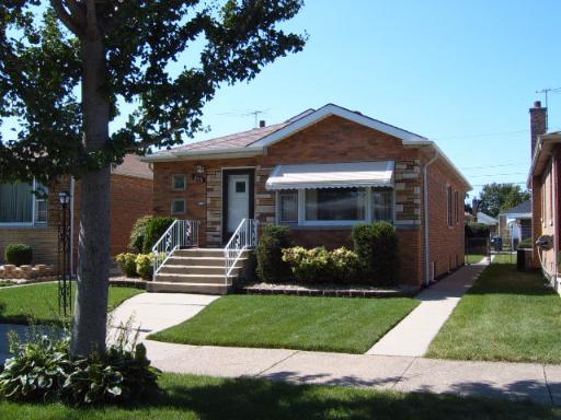 8116 S Sacramento Ave., Chicago, IL 60652