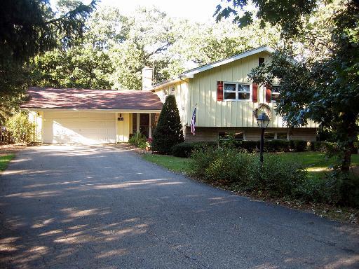 3803 S Oak Knoll Rd., Crystal Lake, IL 60012