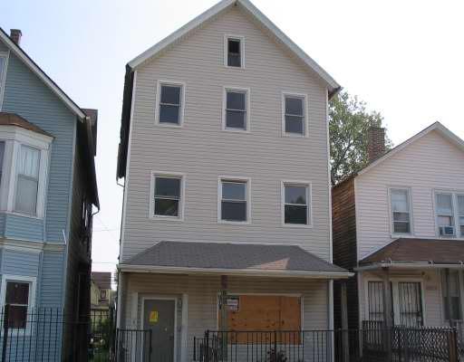 9011 S Brandon Ave., Chicago, IL 60617