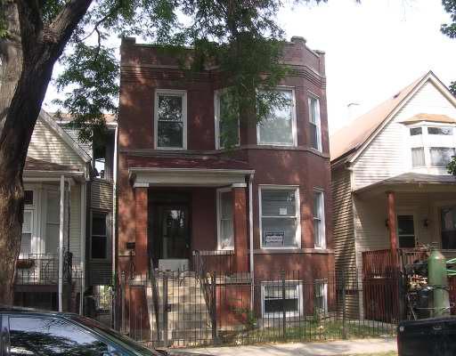 2742 W Nelson St., Chicago, IL 60617