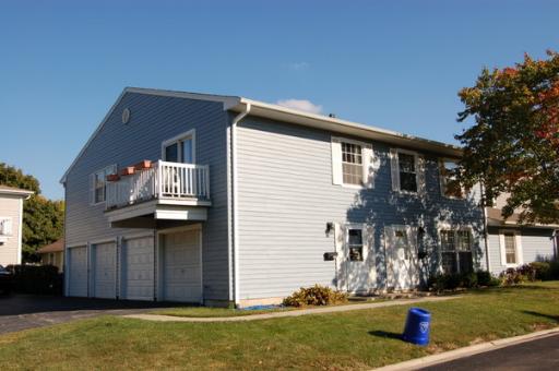 1525 Woodcutter Ln. #D, Wheaton, IL 60187