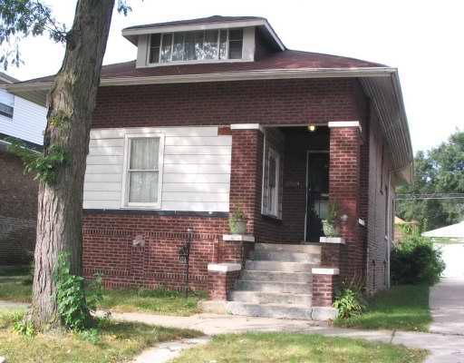 8216 S Blackstone Ave., Chicago, IL 60619