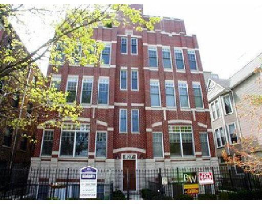 827 W Bradley Pl. #3W, Chicago, IL 60613