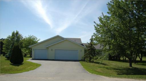 9512 Cherrywood Dr., Roscoe, IL 61073
