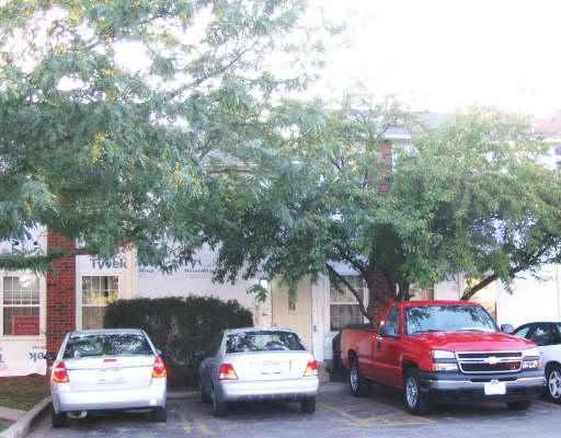 1422 E Wyndham Cir. #105, Palatine, IL 60074