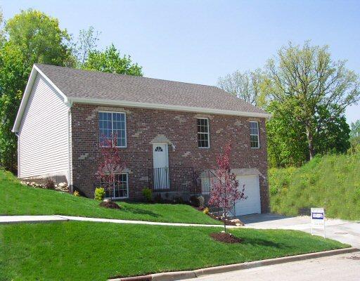 652 Grant Ave., Joliet, IL 60433