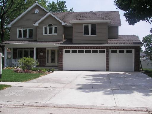 8739 S Newland Ave., Oak Lawn, IL 60453