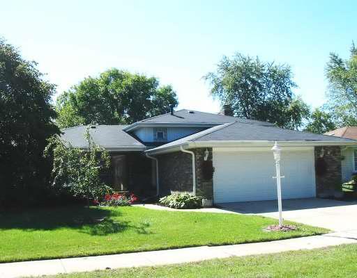 8821 W 97 Th St., Palos Hills, IL 60465