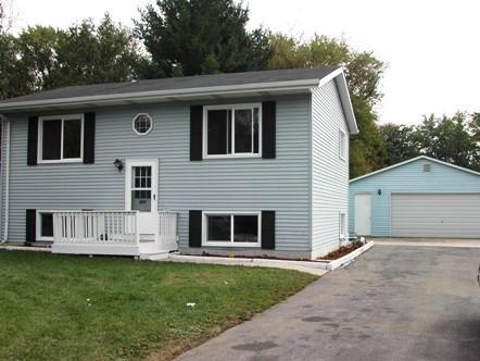 225 W Bella Vista Dr., Darien, IL 53114