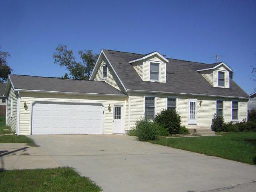 220 E Sheridan Ave., Sheridan, IL 60551