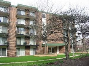 5S040 Pebblewood Ln. #W105, Naperville, IL 60563