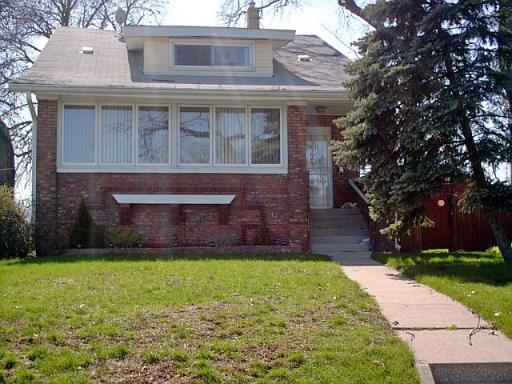 9712 S West Shore Dr., Oak Lawn, IL 60453