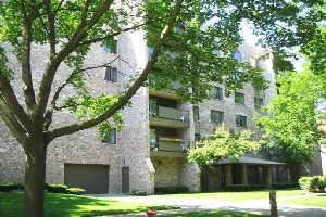 1595 Ashland Ave. #406, Des Plaines, IL 60016