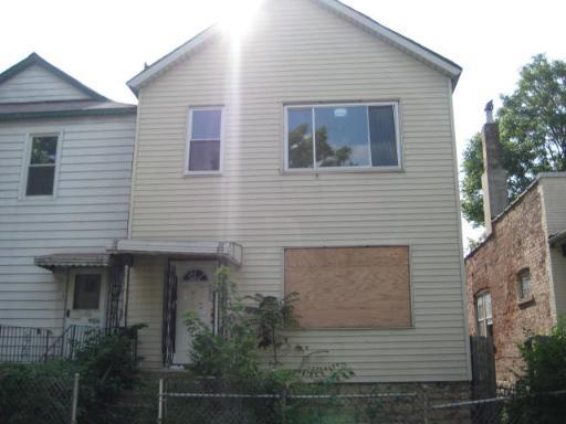 10808 S Hoxie Ave., Chicago, IL 60617