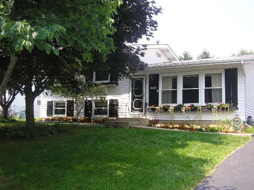 1328 Cottonwood Dr., Crystal Lake, IL 60014