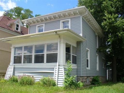 962 N Church St., Rockford, IL 61103