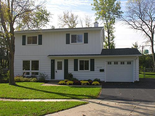 18449 Streamwood Ct., Gurnee, IL 60031