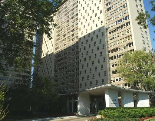 3950 N Lake Shore Dr. #801, Chicago, IL 60613