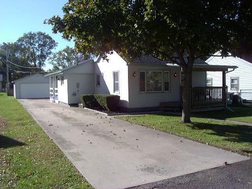 825 Wood Ave., Machesney Park, IL 61115