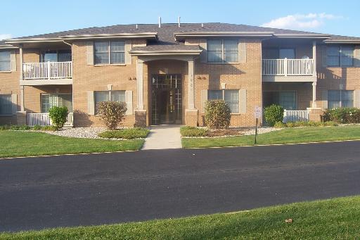 9824 Wildwood Ct. #2C, Highland, IL 46322